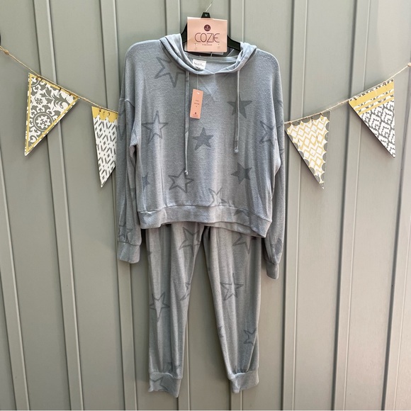Cozie by Pink Rose Sage Stars Lounge Set Hoodie and Joggers Medium - Picture 1 of 16